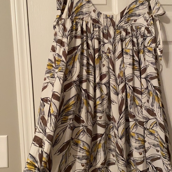 Patterned Dress - Picture 2 of 4